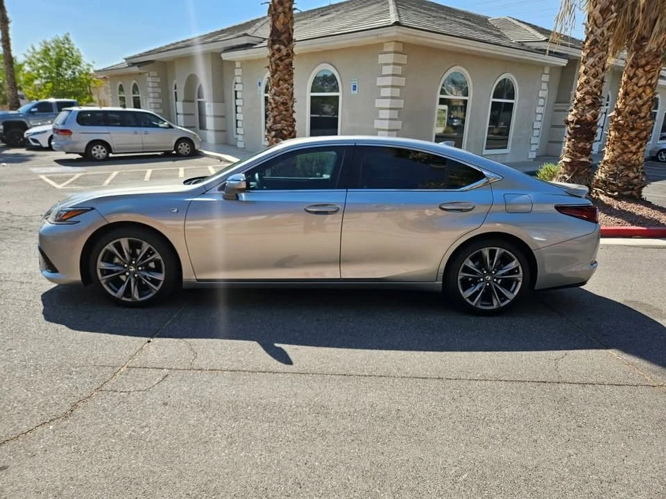 2021 Lexus ES 7th Gen - Image 5 of 15