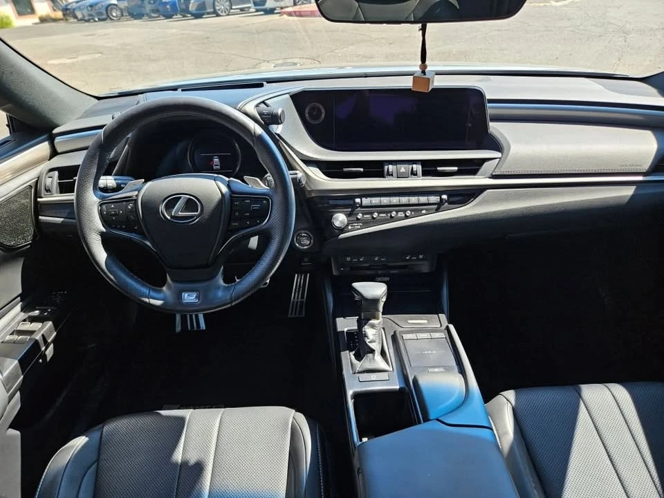 2021 Lexus ES 7th Gen - Image 15 of 15