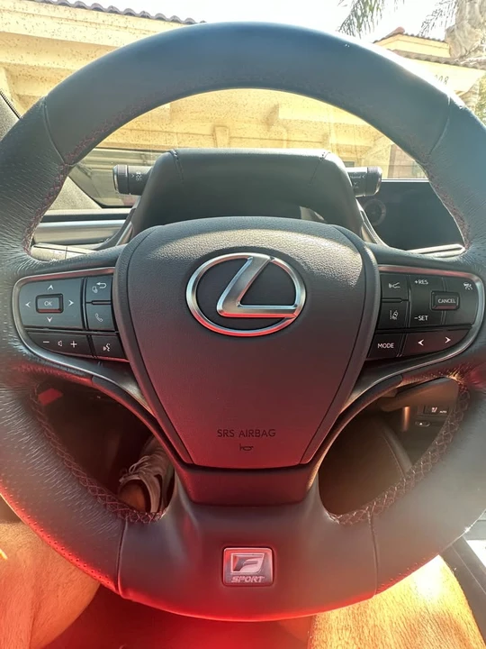 2021 Lexus ES 7th Gen - Image 8 of 20