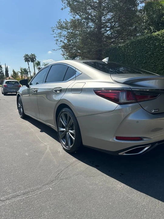 2021 Lexus ES 7th Gen - Image 5 of 20