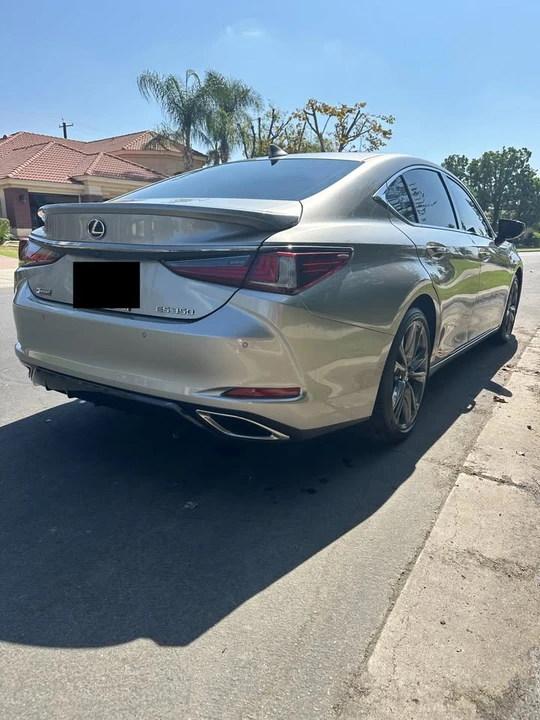 2021 Lexus ES 7th Gen - Image 13 of 20
