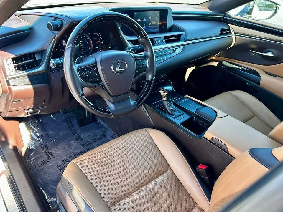 2021 Lexus ES 7th Gen - Image 10 of 20