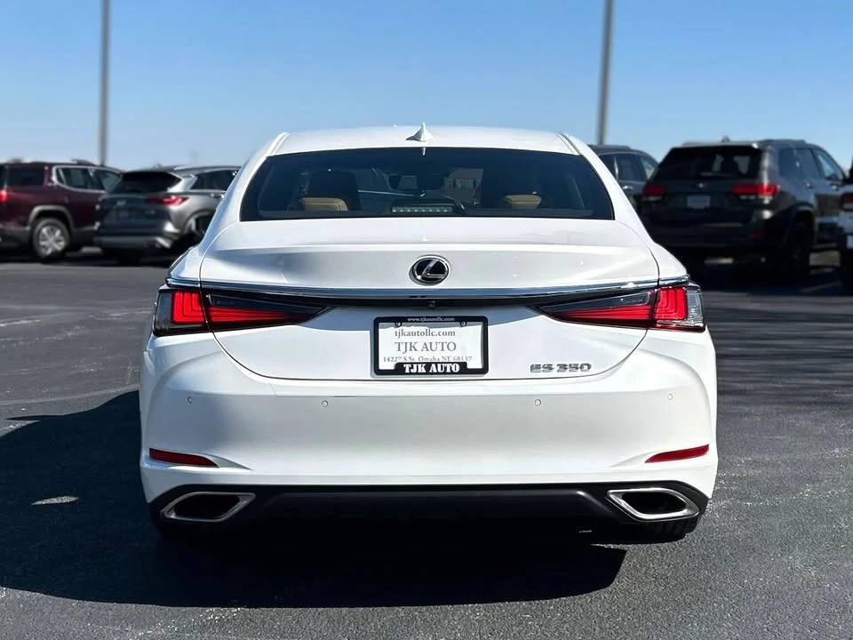 2021 Lexus ES 7th Gen - Image 4 of 20