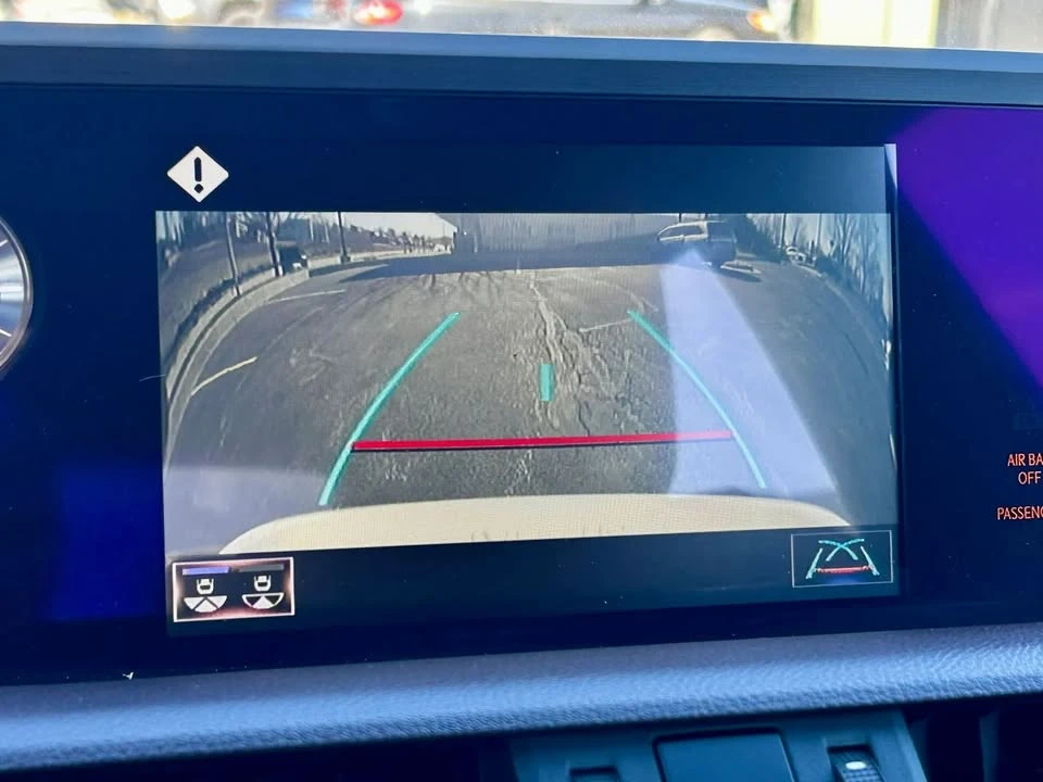 2021 Lexus ES 7th Gen - Image 13 of 20