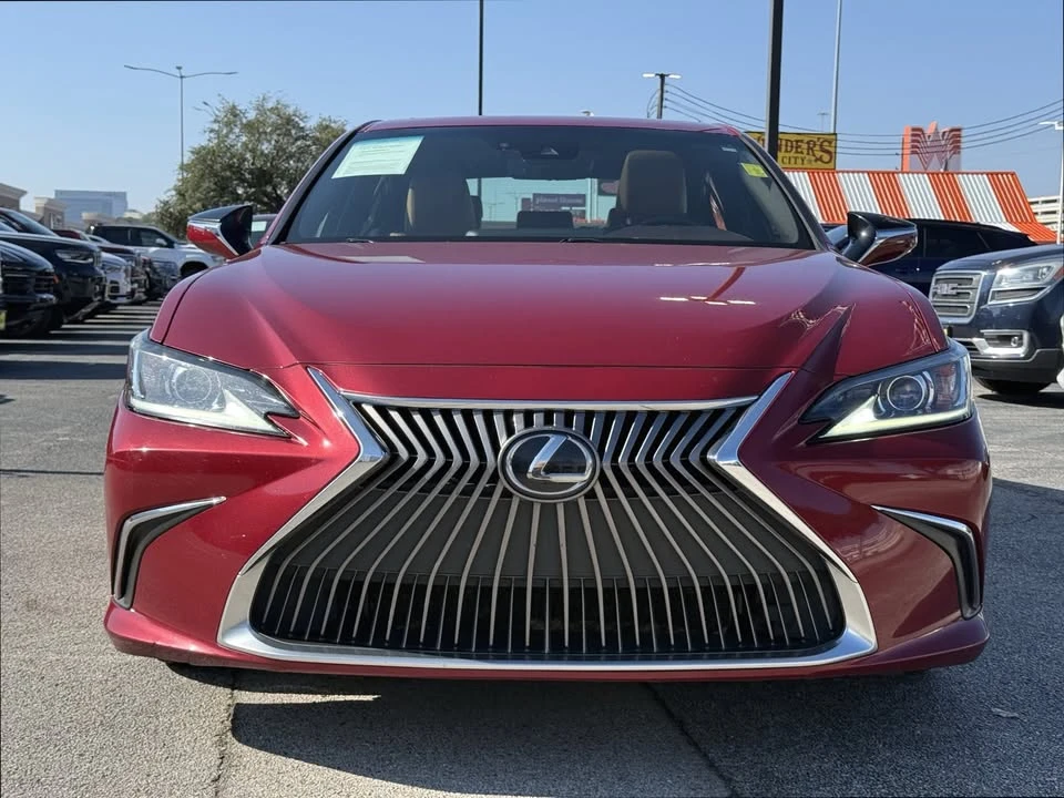 2021 Lexus ES 7th Gen - Image 2 of 4