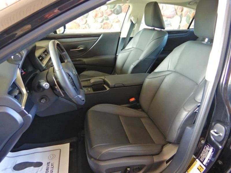 2021 Lexus ES 7th Gen - Image 12 of 20