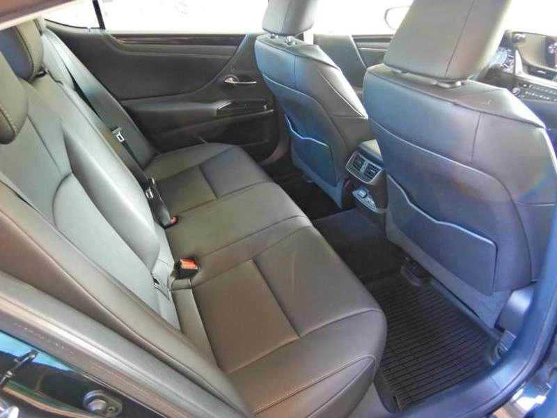 2021 Lexus ES 7th Gen - Image 14 of 20