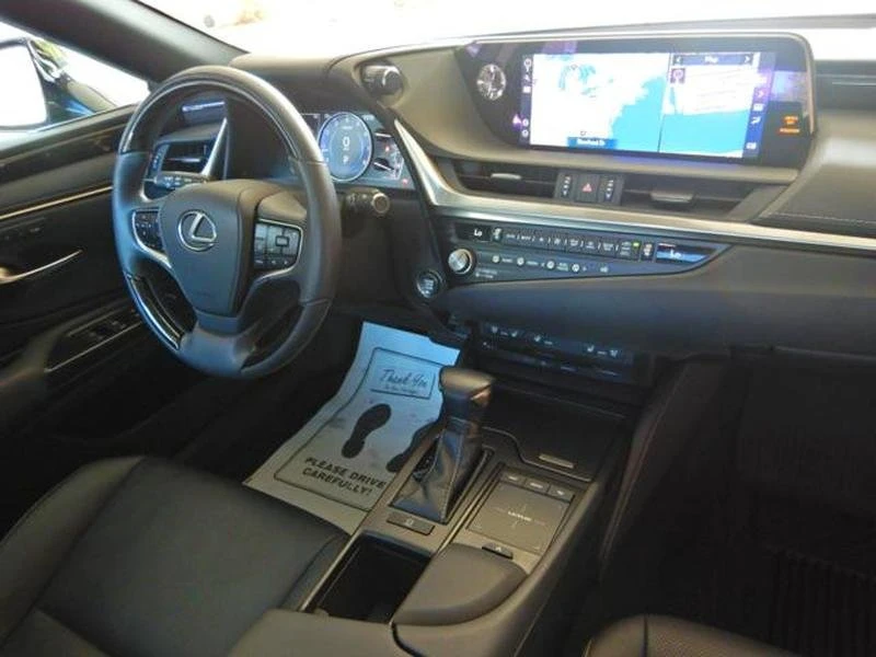 2021 Lexus ES 7th Gen - Image 18 of 20