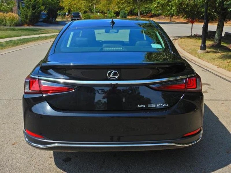 2021 Lexus ES 7th Gen - Image 5 of 20