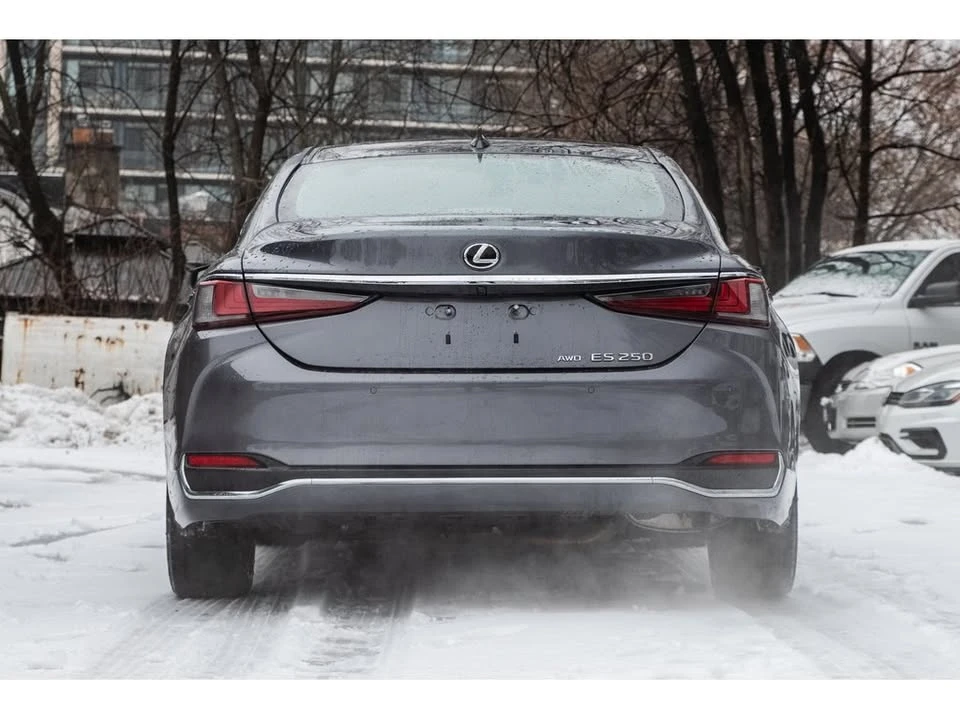 2021 Lexus ES 7th Gen - Image 4 of 20