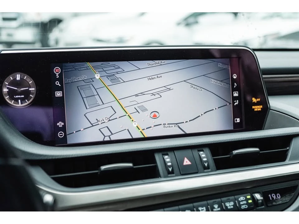2021 Lexus ES 7th Gen - Image 16 of 20