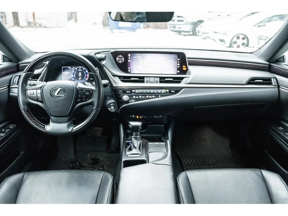 2021 Lexus ES 7th Gen - Image 8 of 20