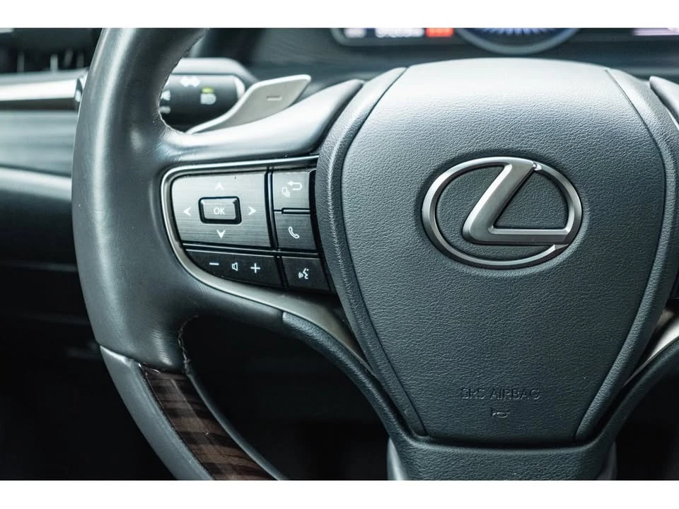 2021 Lexus ES 7th Gen - Image 11 of 20