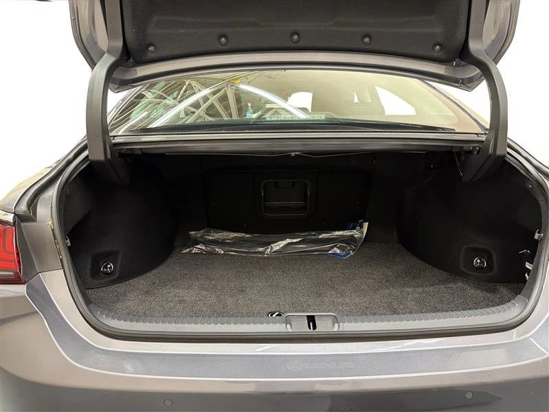 2021 Lexus ES 7th Gen - Image 11 of 19