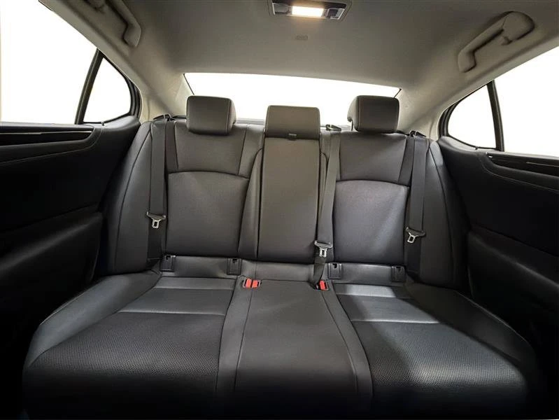 2021 Lexus ES 7th Gen - Image 13 of 19