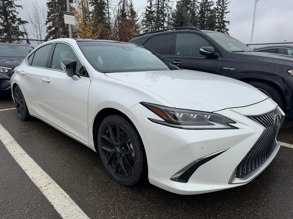 2021 Lexus ES 7th Gen - Image 5 of 8