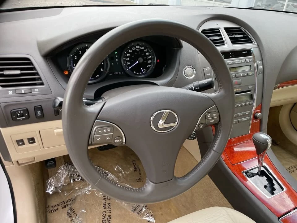 2021 Lexus ES 7th Gen - Image 18 of 18