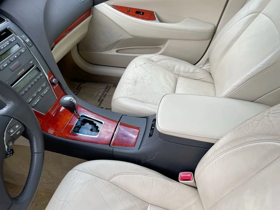 2021 Lexus ES 7th Gen - Image 12 of 18