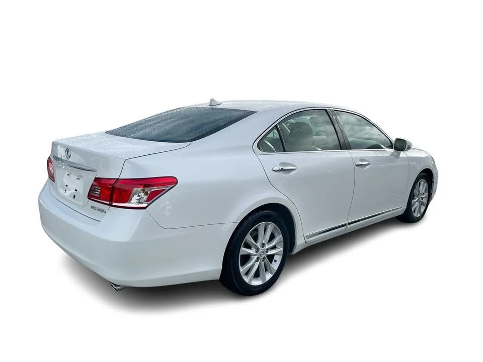 2021 Lexus ES 7th Gen - Image 17 of 18