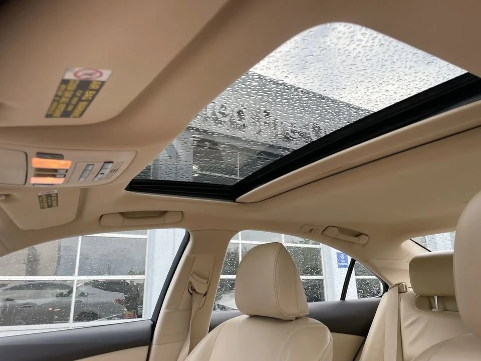 2021 Lexus ES 7th Gen - Image 15 of 18