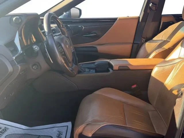 2021 Lexus ES 7th Gen - Image 6 of 12