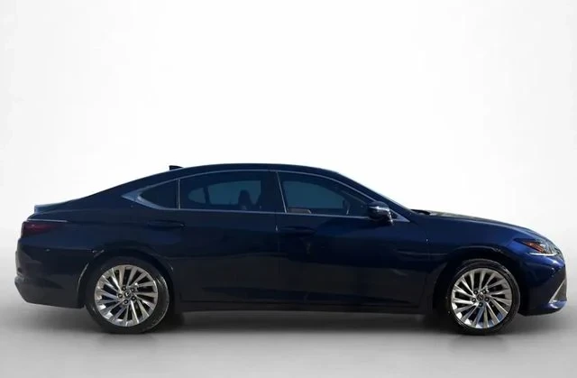 2021 Lexus ES 7th Gen - Image 3 of 12