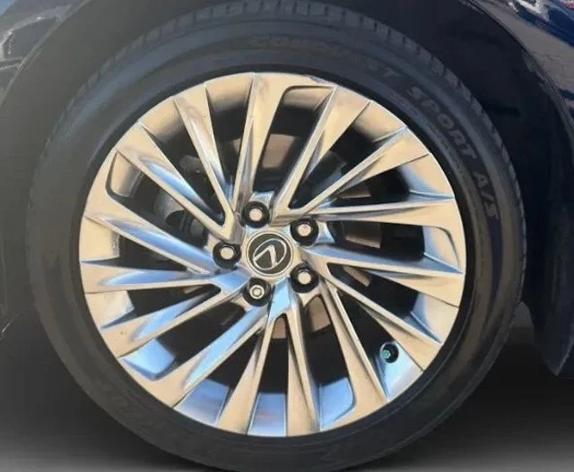 2021 Lexus ES 7th Gen - Image 11 of 12