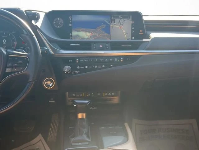 2021 Lexus ES 7th Gen - Image 10 of 12