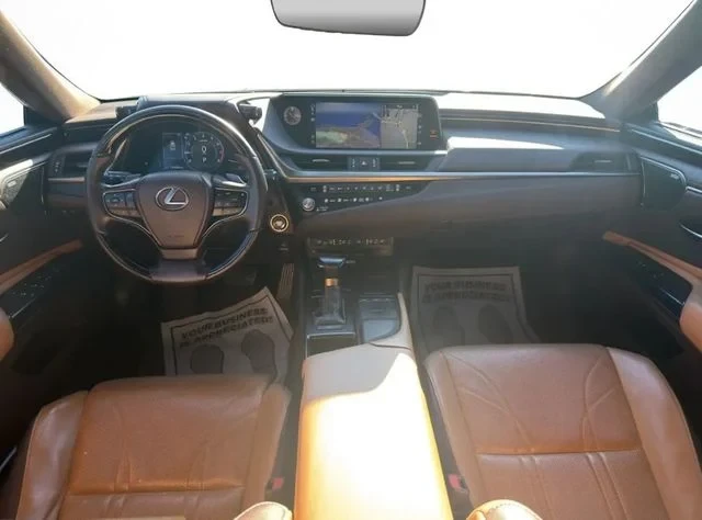 2021 Lexus ES 7th Gen - Image 5 of 12