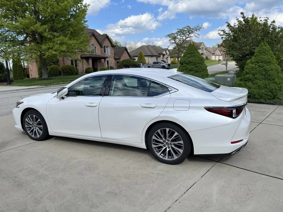 2021 Lexus ES 7th Gen - Image 4 of 4