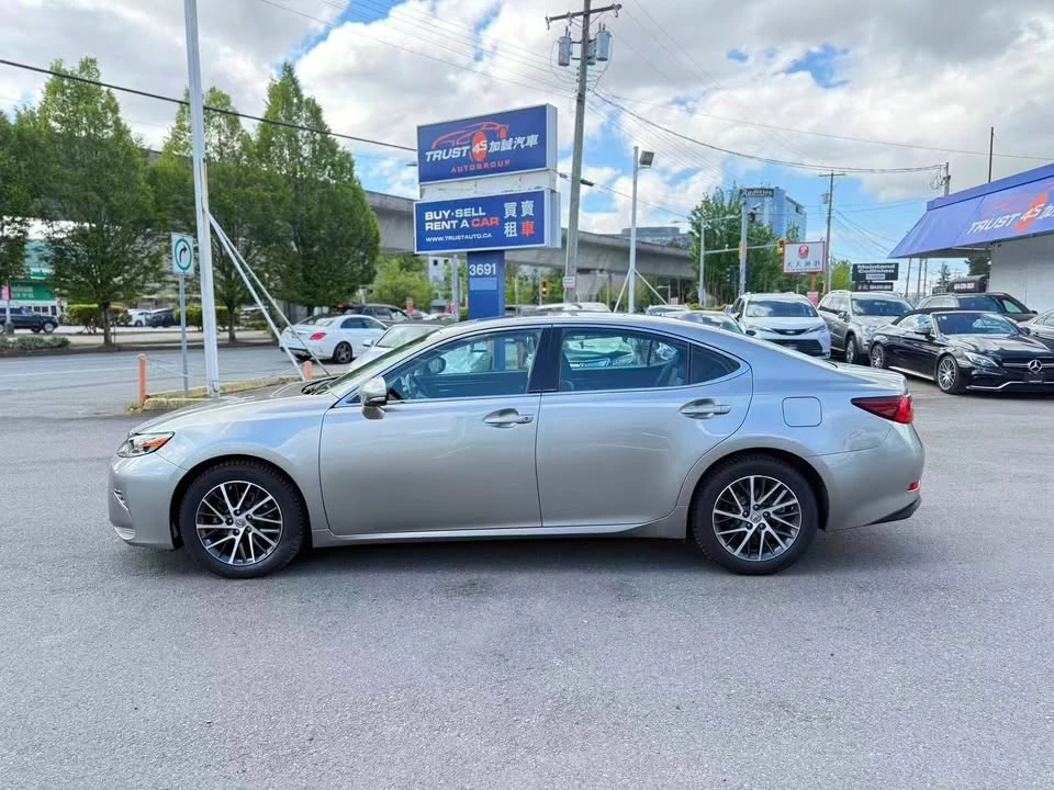 2021 Lexus ES 7th Gen - Image 7 of 17
