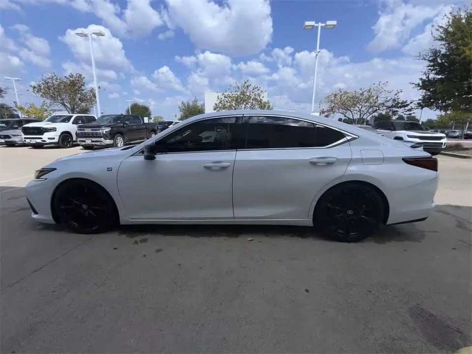 2021 Lexus ES 7th Gen - Image 2 of 6