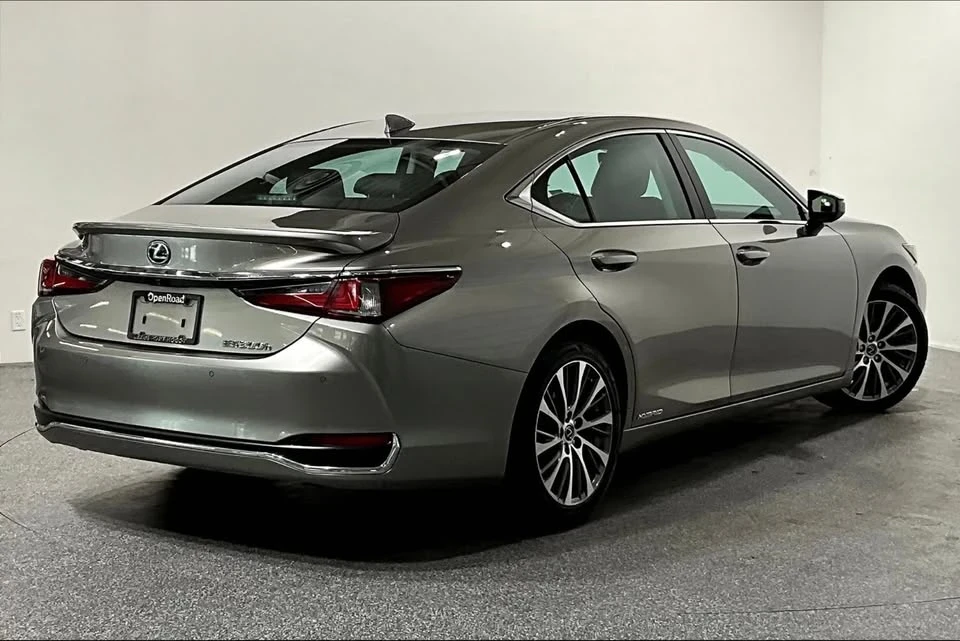 2021 Lexus ES 7th Gen - Image 6 of 20