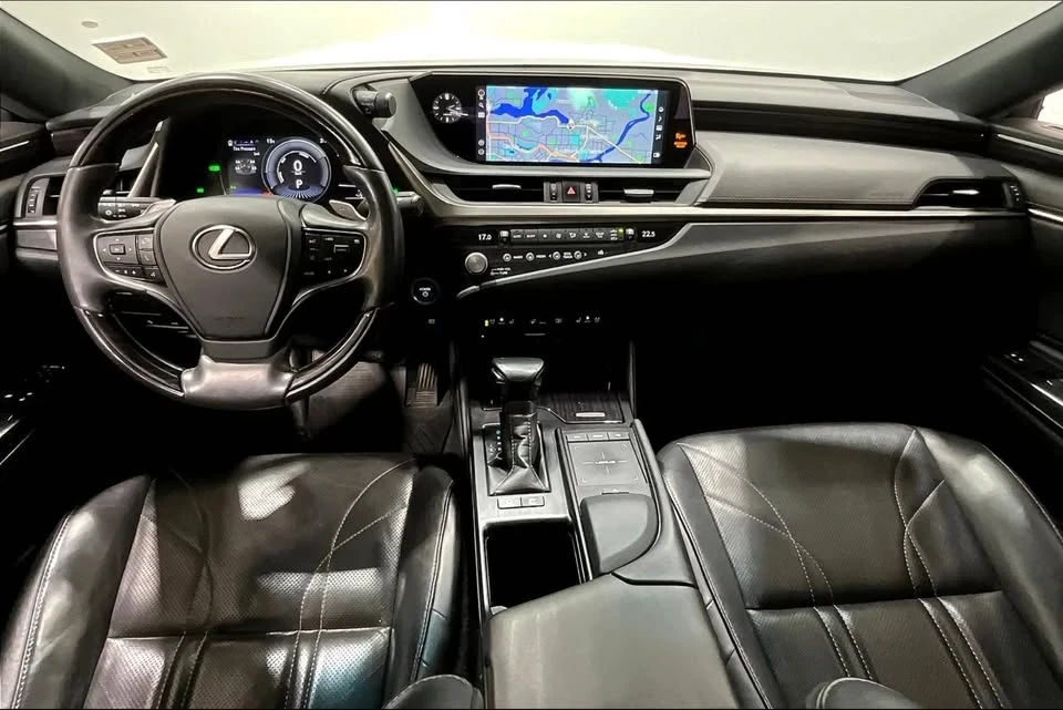 2021 Lexus ES 7th Gen - Image 11 of 20