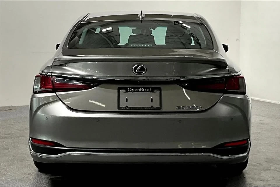 2021 Lexus ES 7th Gen - Image 5 of 20