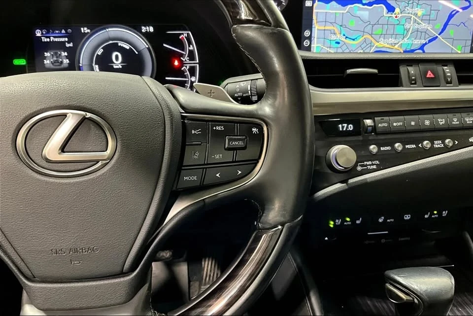 2021 Lexus ES 7th Gen - Image 17 of 20