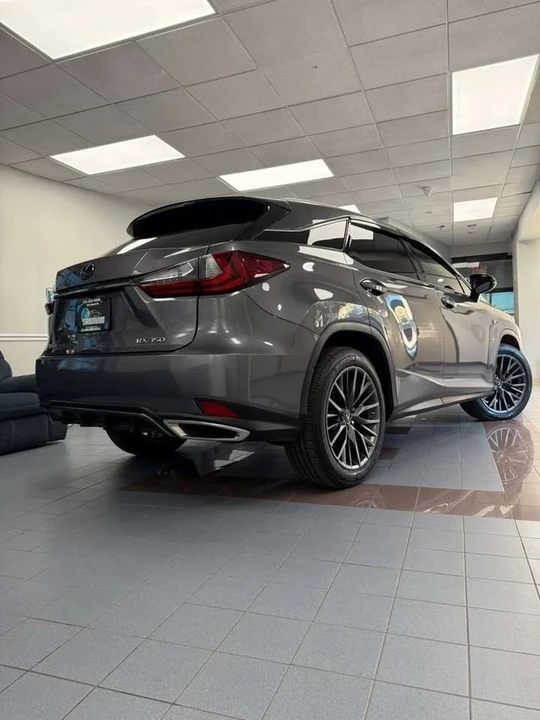 2021 Lexus IS 3rd Gen - Image 5 of 12
