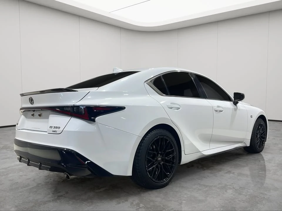 2021 Lexus IS 3rd Gen - Image 5 of 19