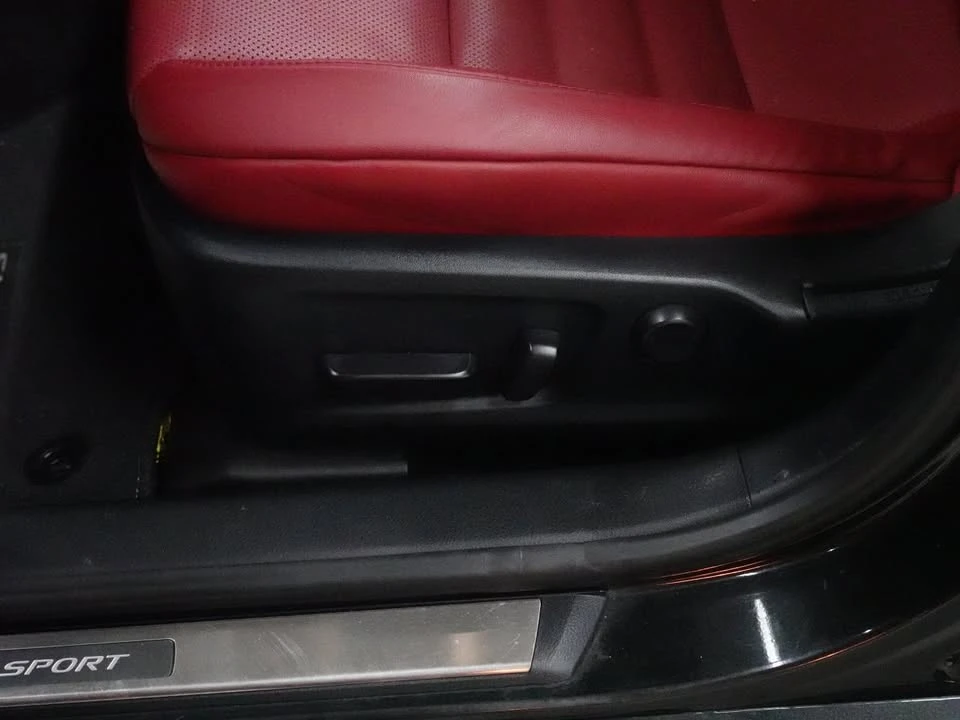 2021 Lexus IS 3rd Gen - Image 15 of 18
