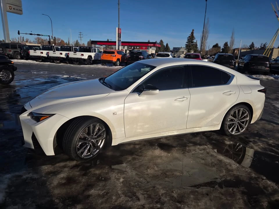 2021 Lexus IS 3rd Gen - Image 5 of 11