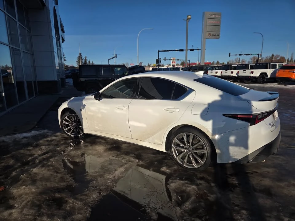 2021 Lexus IS 3rd Gen - Image 4 of 11
