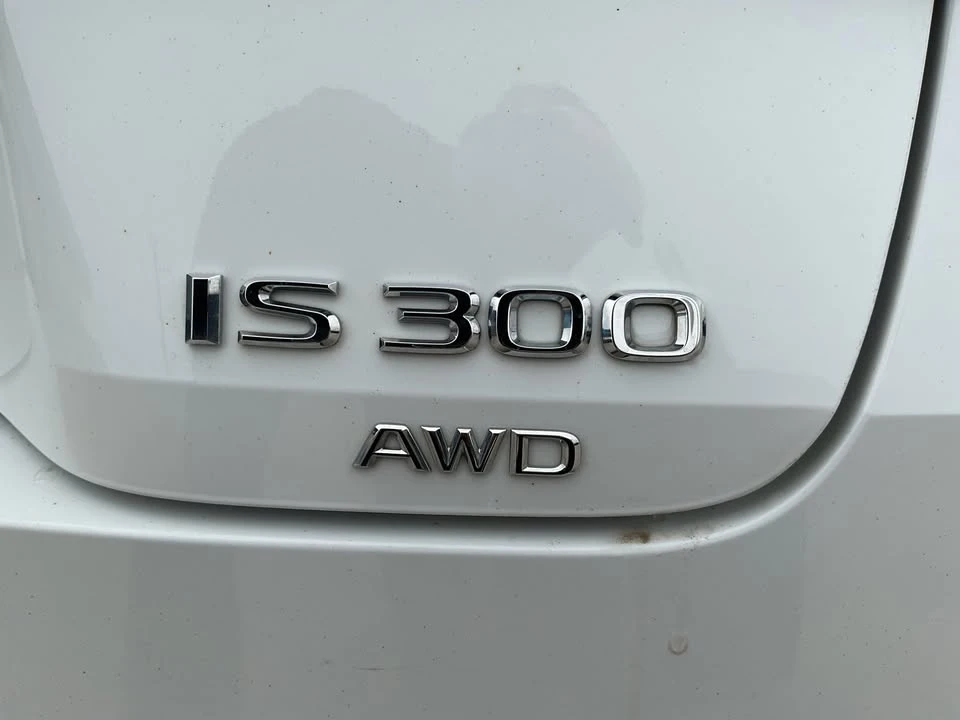 2021 Lexus IS 3rd Gen - Image 10 of 20