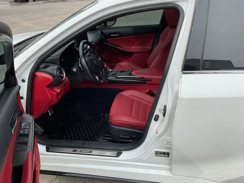 2021 Lexus IS 3rd Gen - Image 12 of 20