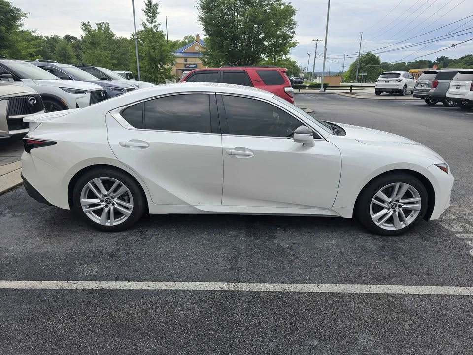 2021 Lexus IS 3rd Gen - Image 5 of 16