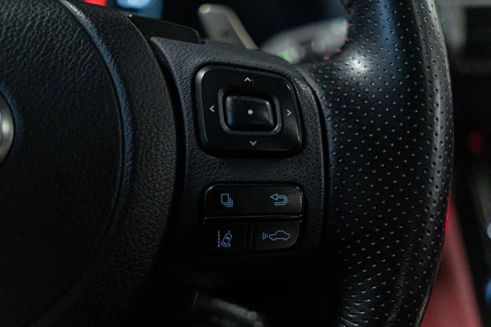 2021 Lexus IS 3rd Gen - Image 13 of 20