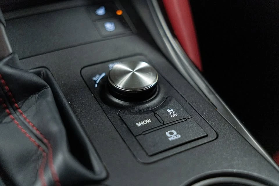 2021 Lexus IS 3rd Gen - Image 19 of 20