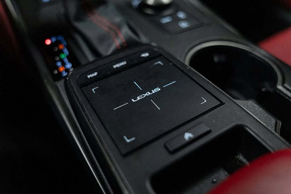 2021 Lexus IS 3rd Gen - Image 18 of 20