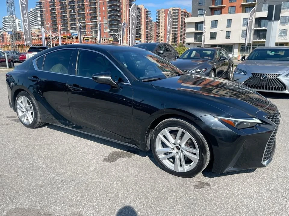 2021 Lexus IS 3rd Gen - Image 17 of 19