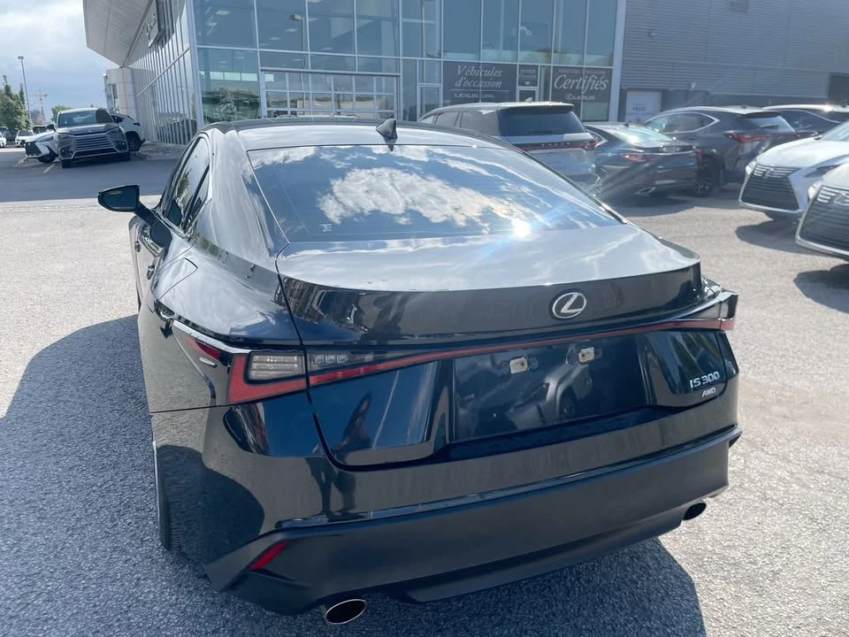2021 Lexus IS 3rd Gen - Image 11 of 19