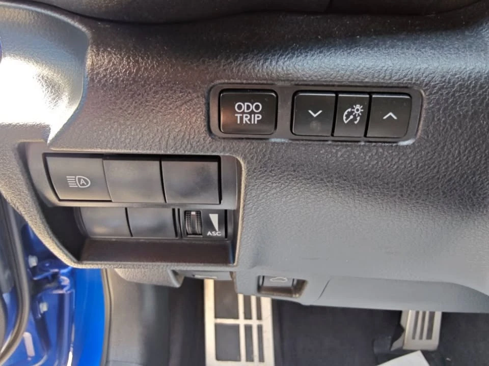 2021 Lexus IS 3rd Gen - Image 16 of 19